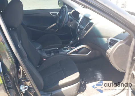 2016 Hyundai Veloster z USA, uszkodzony, nr VIN KMHTC6AD2GU284934